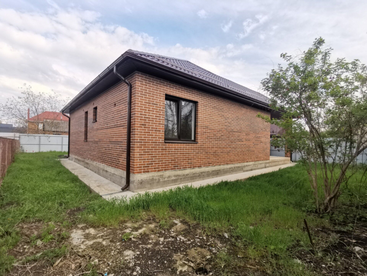 Дом, 90.00 м², на участке 4 сот. фото 2